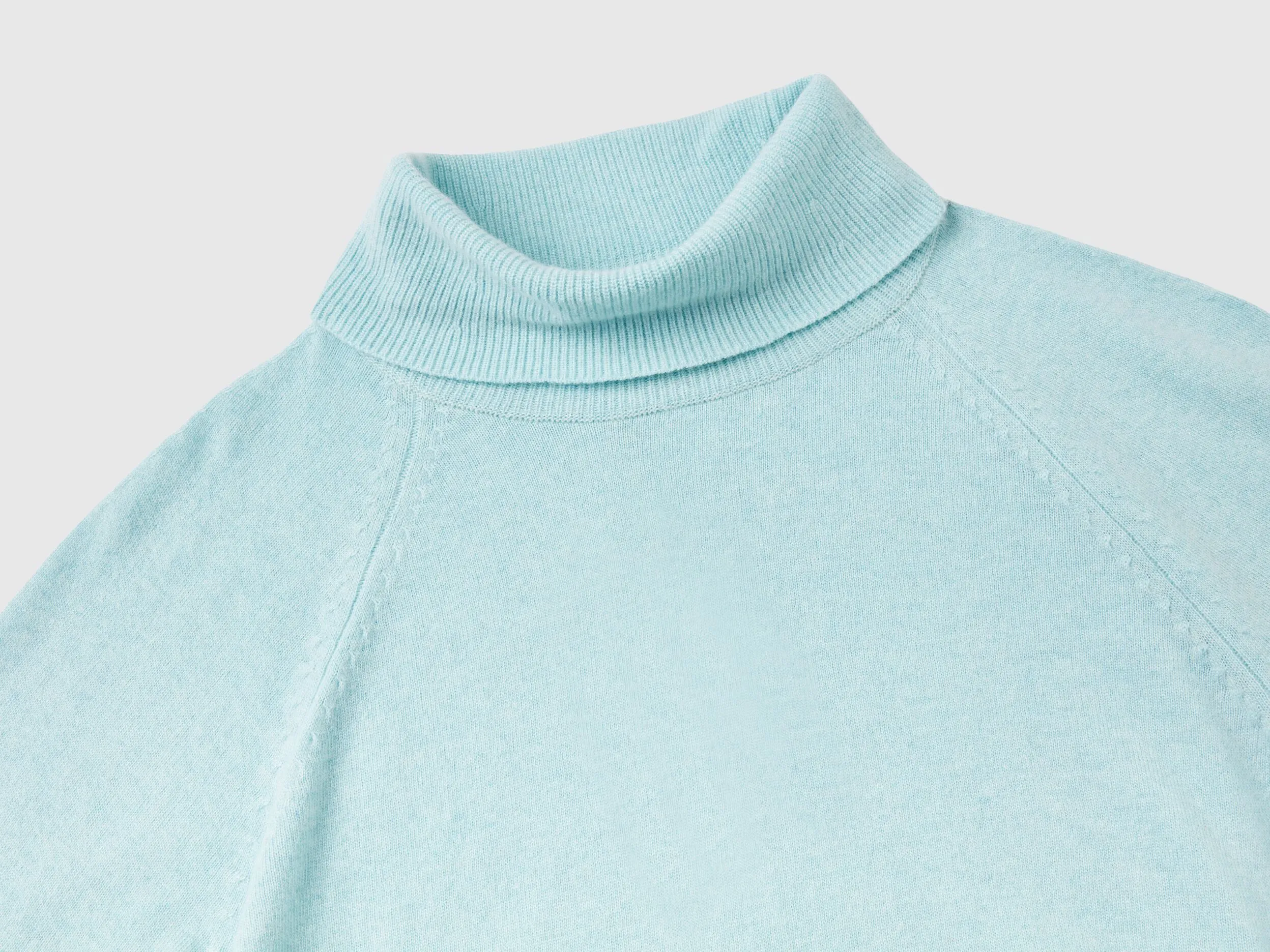 Aqua turtleneck sweater in cashmere and wool blend - Aqua | Benetton