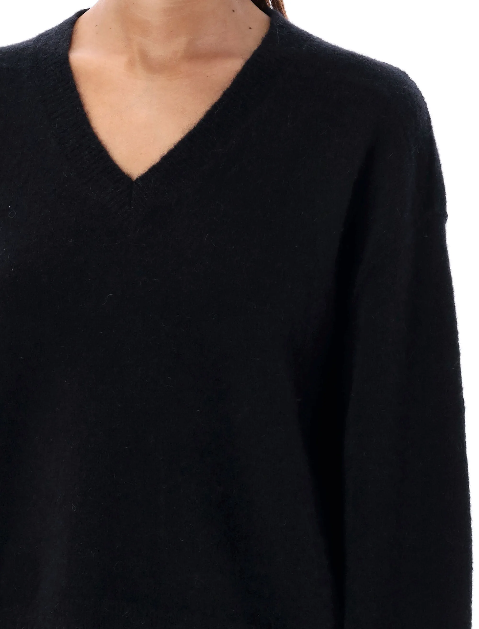 TOMMY V-NECK SWEATER