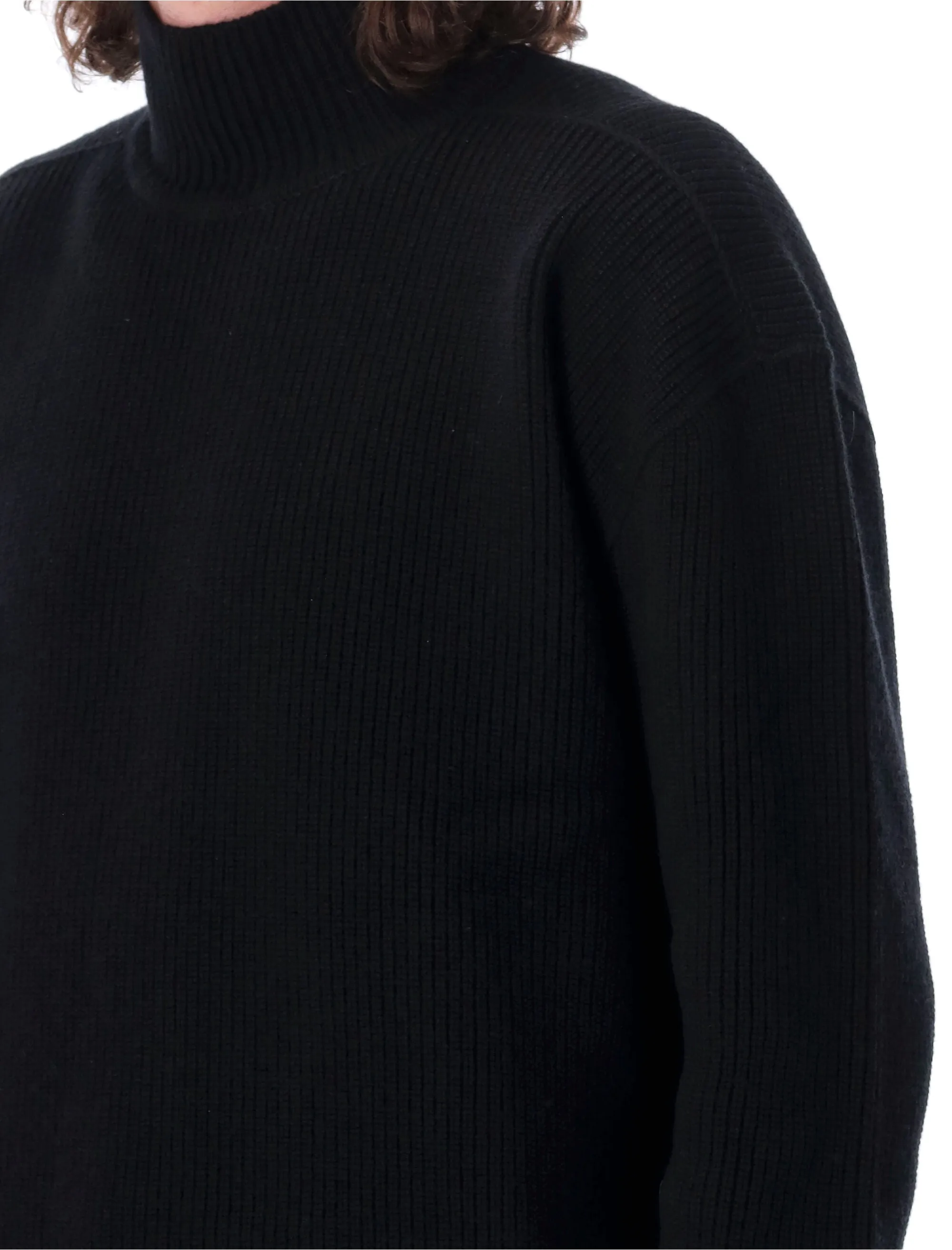 TURTLE NECK SWEATER