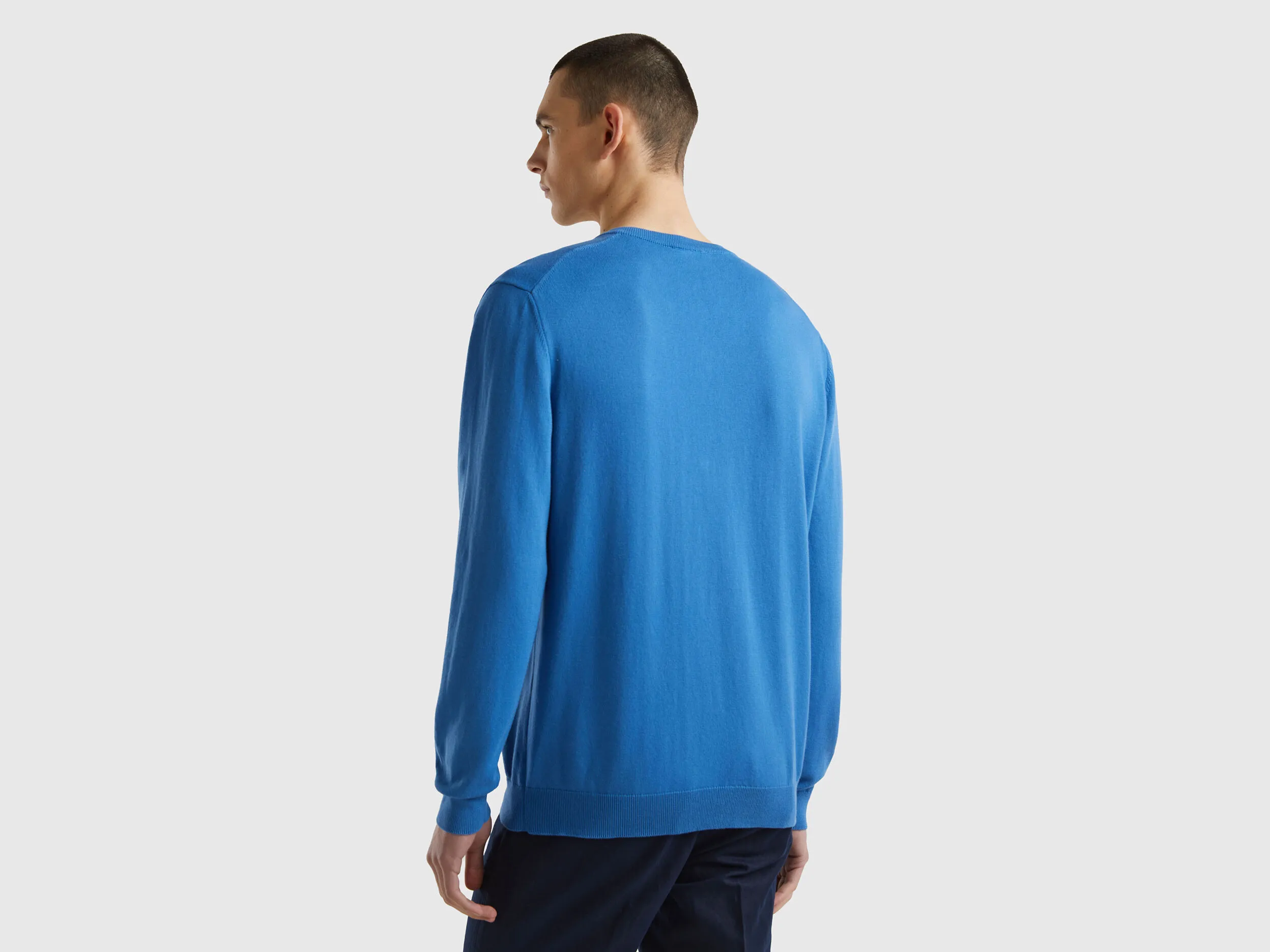 V-neck sweater in pure cotton - Blue | Benetton